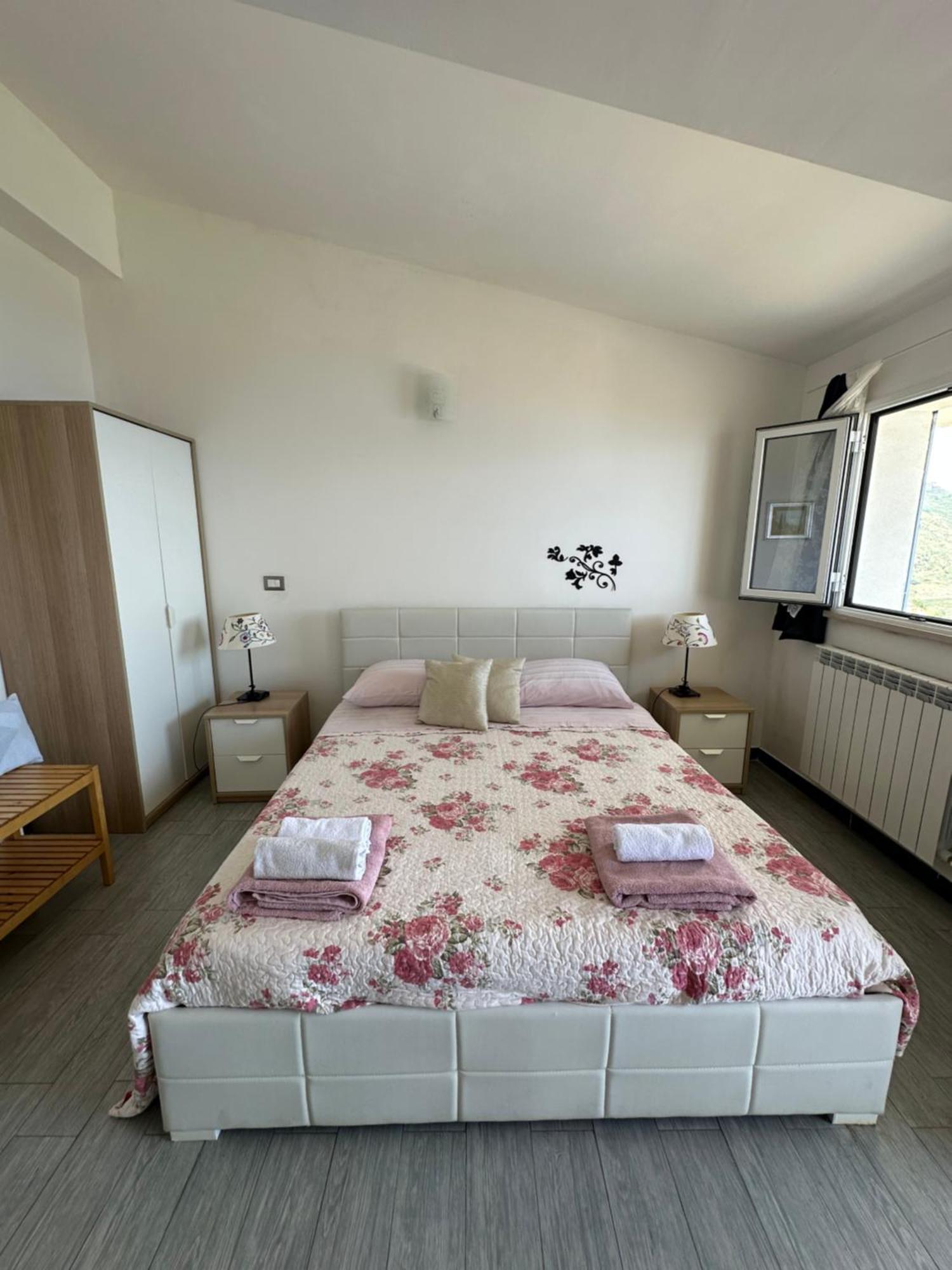 タオルミーナ ブルー スカイ ハウス Bed & Breakfast エクステリア 写真